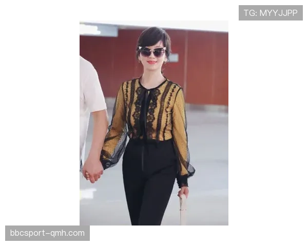 程语轩穿T恤配钻表,这反差我服了!